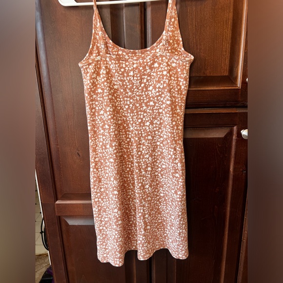 Old Navy Floral Dress - Picture 5 of 6
